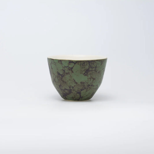 Porcelánový hrnek Brown on Green